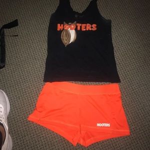 Hooters uniform